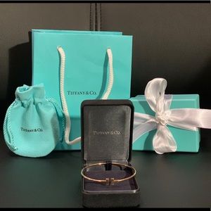 Authentic Tiffany T Wire Bracelet in 18k Rose gold
